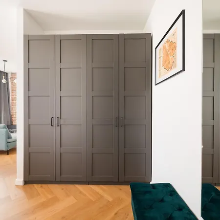 Metro Swietokrzyska Loft